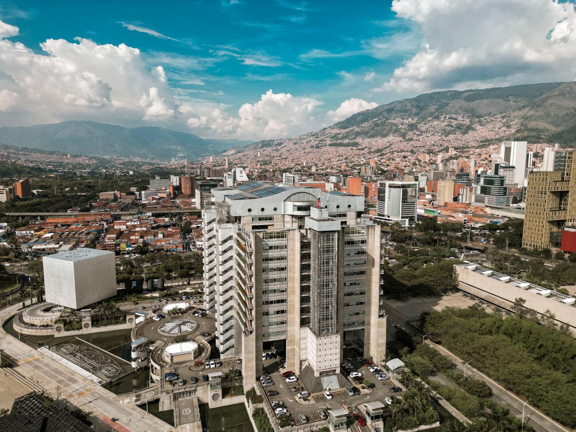 V Grand Hotel, A Member Of Radisson Individuals Medellín Exterior foto